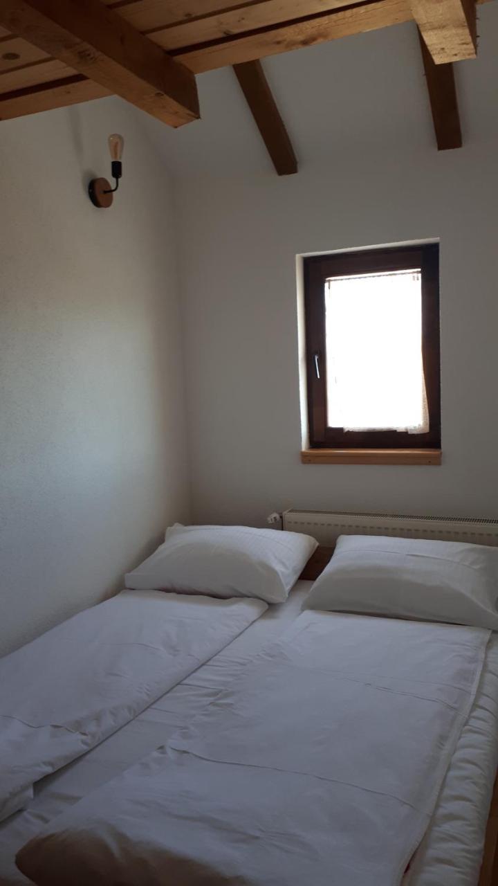 Bed and Breakfast Konoba Ognjiste Sokolac  Exterior foto