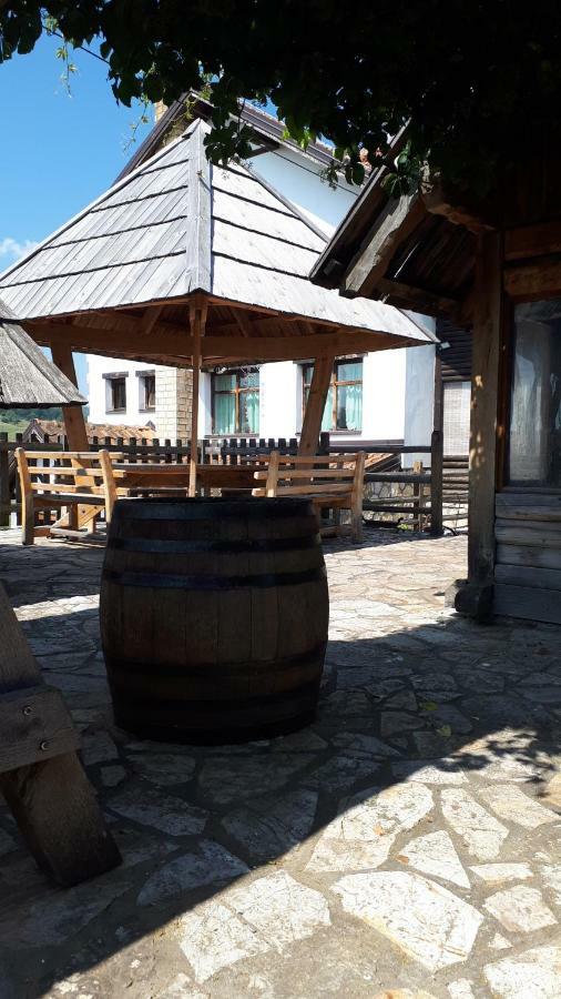Bed and Breakfast Konoba Ognjiste Sokolac  Exterior foto