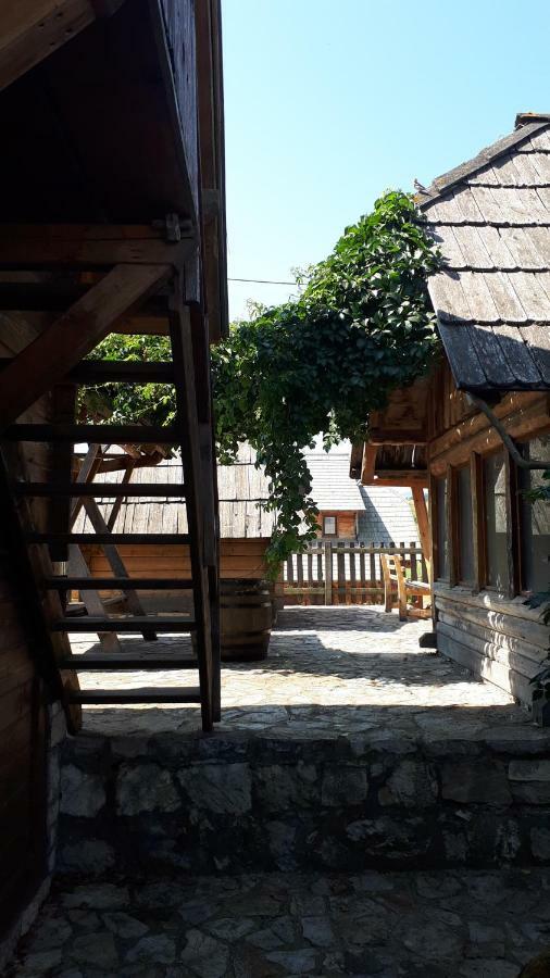 Bed and Breakfast Konoba Ognjiste Sokolac  Exterior foto