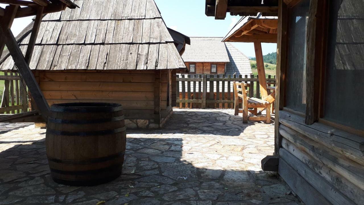 Bed and Breakfast Konoba Ognjiste Sokolac  Exterior foto